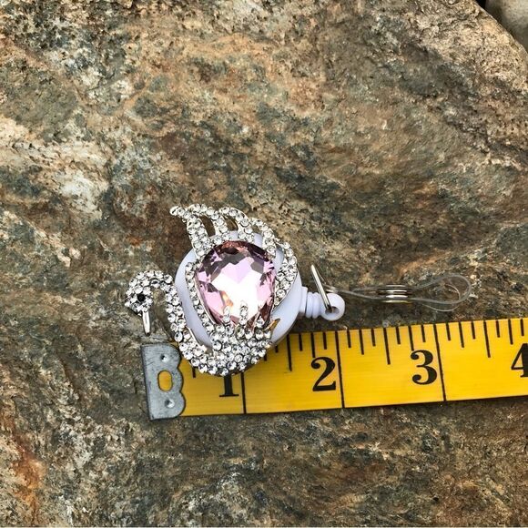 Austrian Crystal Swan & Butterfly Badge Holder - Picture 13 of 15